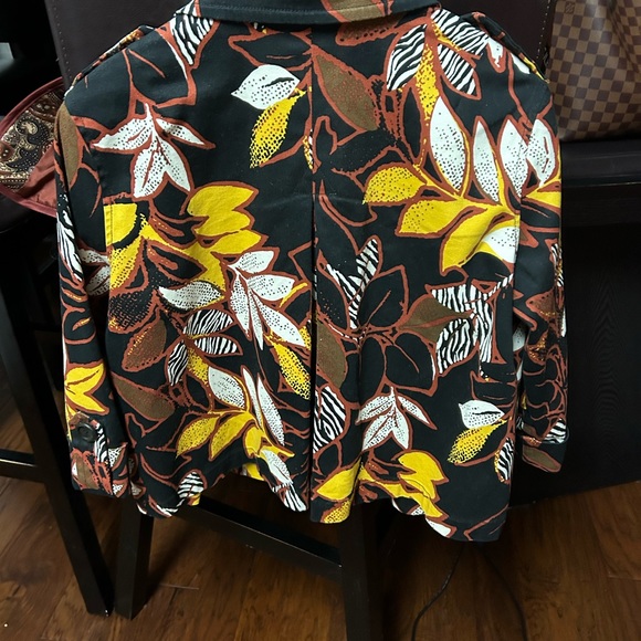 Woman’s Jacket - Picture 2 of 3